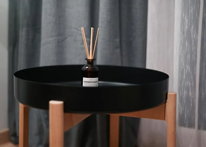 Center - Modern & Elegant *