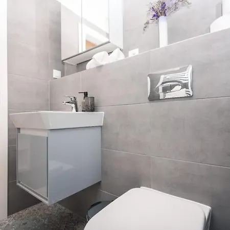 شقة Center - Modern & Elegant
