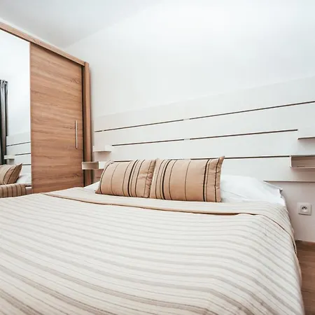 Center - Modern & Elegant * 布拉迪斯拉发