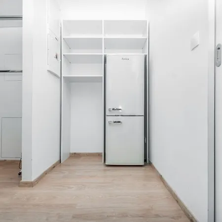 Center - Modern & Elegant 布拉迪斯拉发