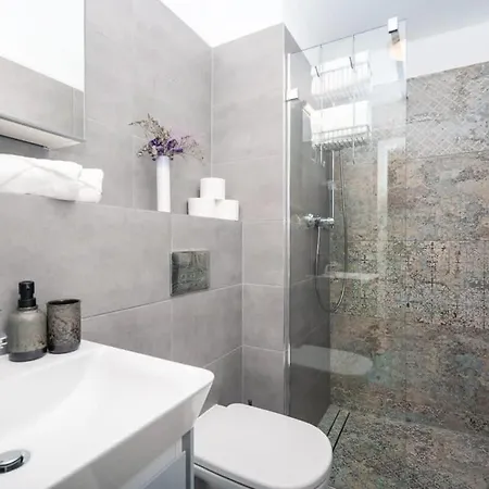 Center - Modern & Elegant 公寓