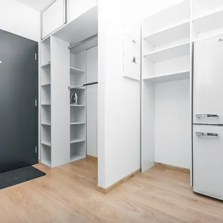 Center - Modern & Elegant 布拉迪斯拉发